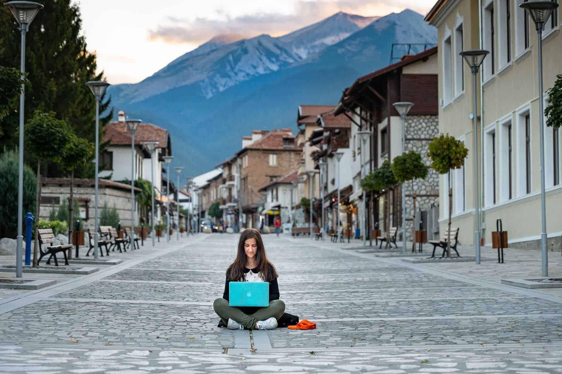 10 Gadgets To Travel And Work As A Nomad