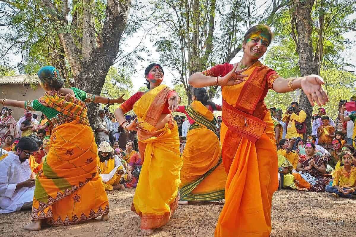 Basanta Utsav, Shanti Niketan Holi