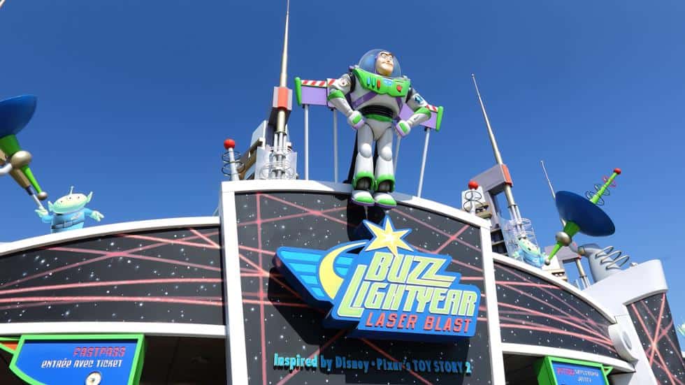 Buzz-Lightyear-laser-blast-attraction-disneyland-paris