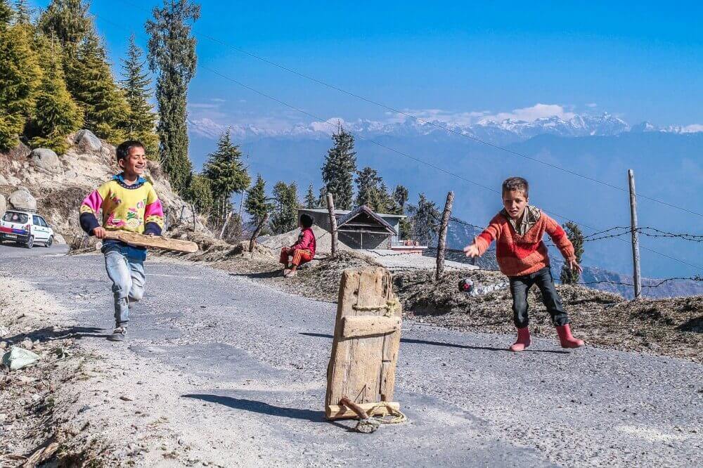 Cricket in the Himalyas - India viajera sola en Asia