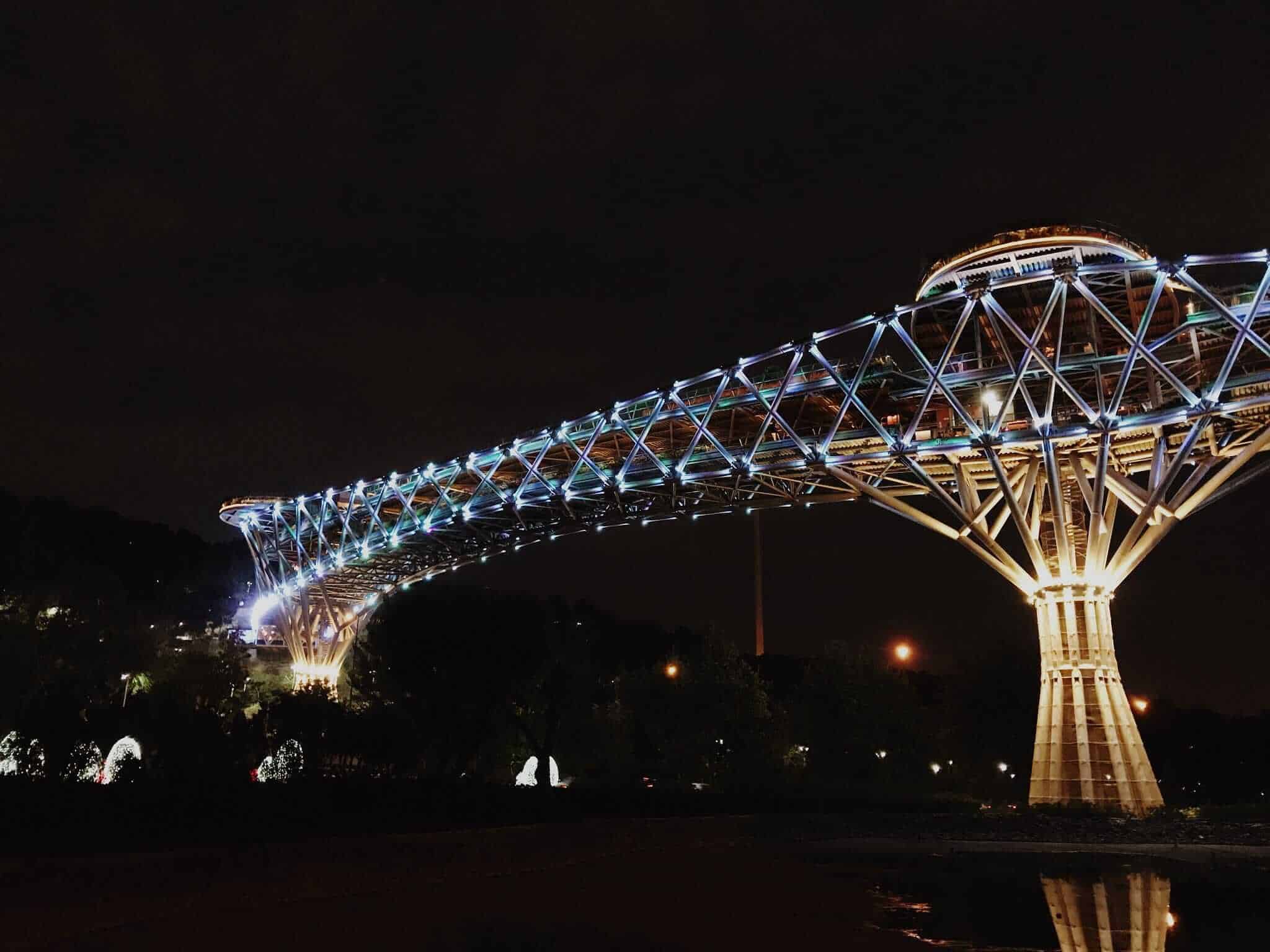 Beautifully lit iron maze on the Tabiat Bridge