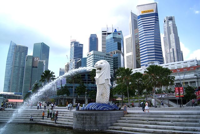 The iconic statue of Merlion in Singapore