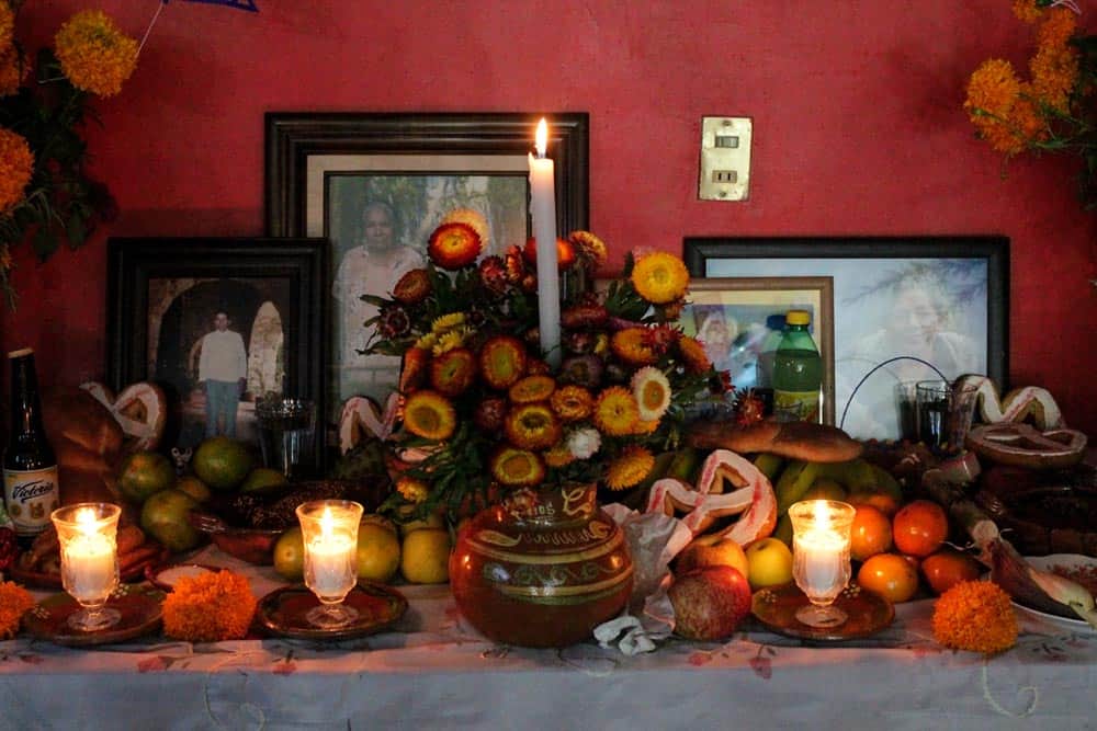 altar or ofrenda day of the dead