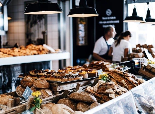 bakery-boulangerie-food travel cheap in France