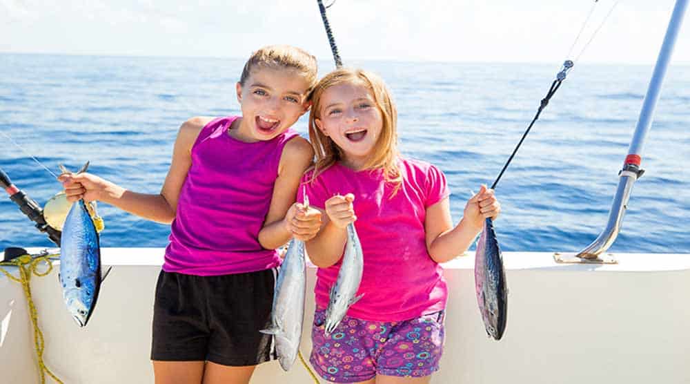 Deep sea fishing in Dubai is an activity all the members of the family will enjoy!