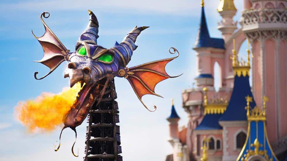 disney-stars-on-parade-dragon-disneyland-paris