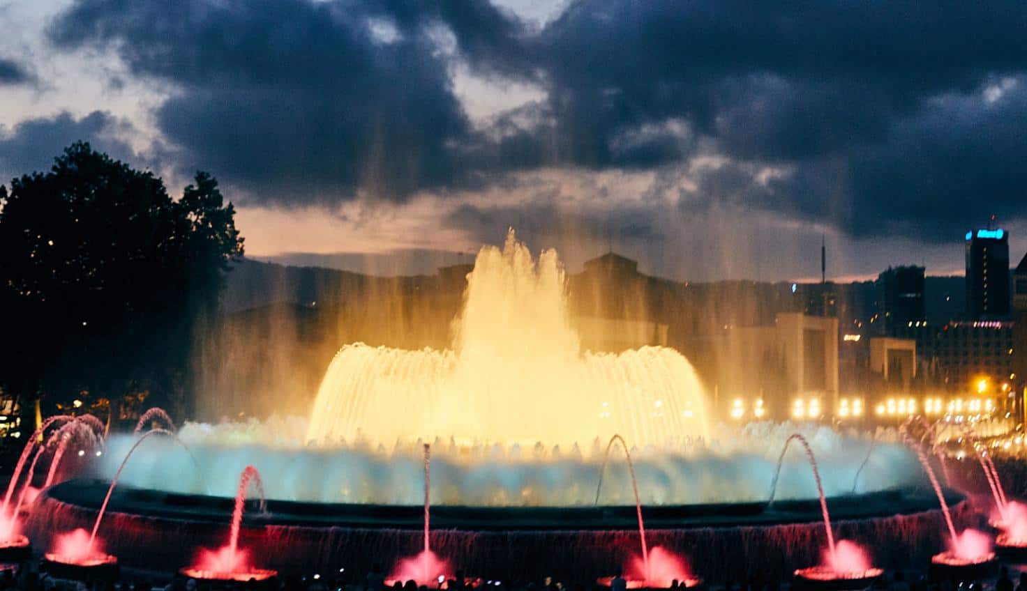 magic-fountain-barcelona-spain