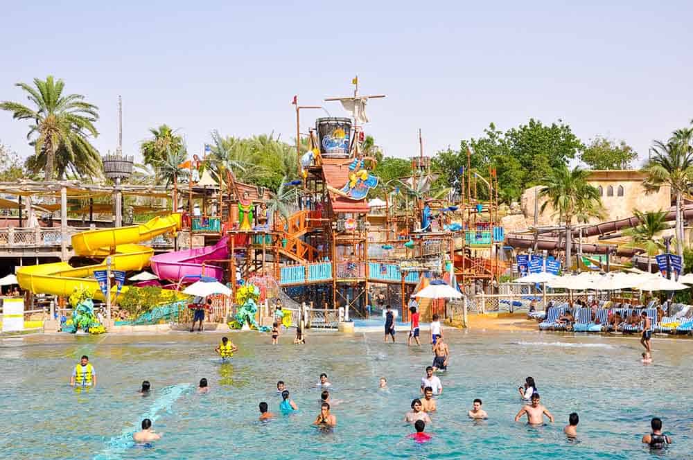 Put on your swimsuits and enjoy a day in the waterpark with the family in Dubai